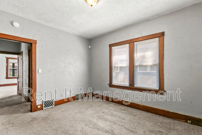 Building Photo - 2820 N 19th Ave