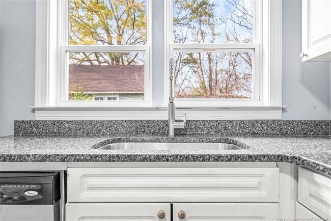 Building Photo - 313 S Racepath St