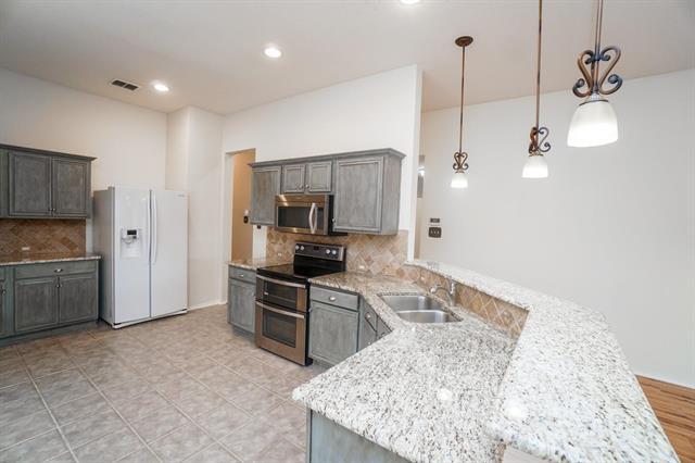 Building Photo - 4817 Carrotwood Dr