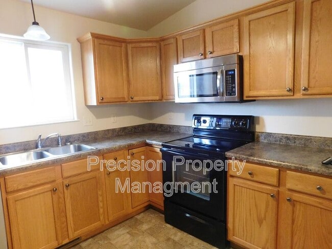 Building Photo - 2444 Merlot