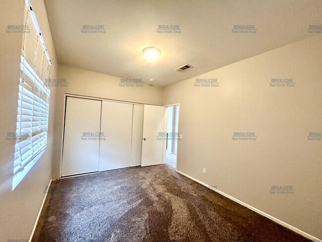 Building Photo - 34698 Yale Dr