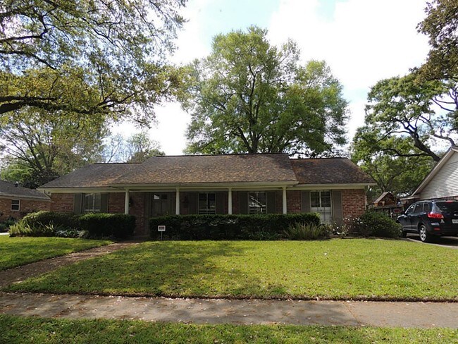 Primary Photo - 8011 Meadowvale Dr