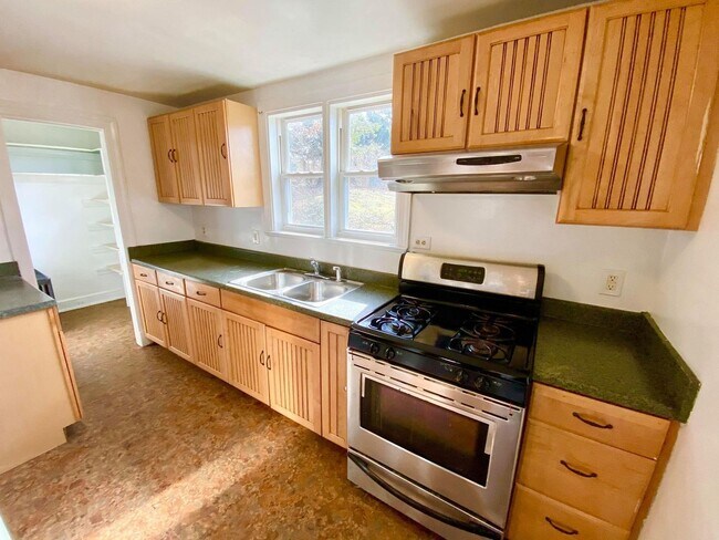 Building Photo - Charming 4BD/2BA Home in Catonsville, MD!
