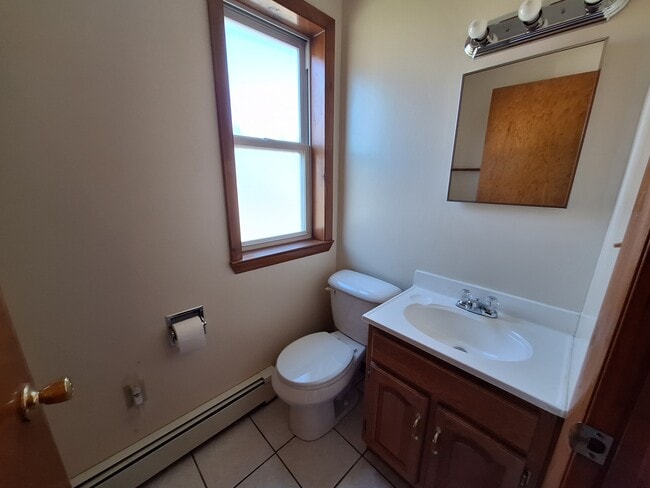 Building Photo - 145 Honeymoon St