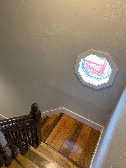 Building Photo - 58 Windsor St