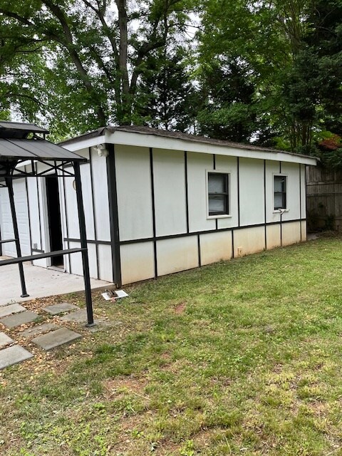 Building Photo - 1097 Dell Ave SE