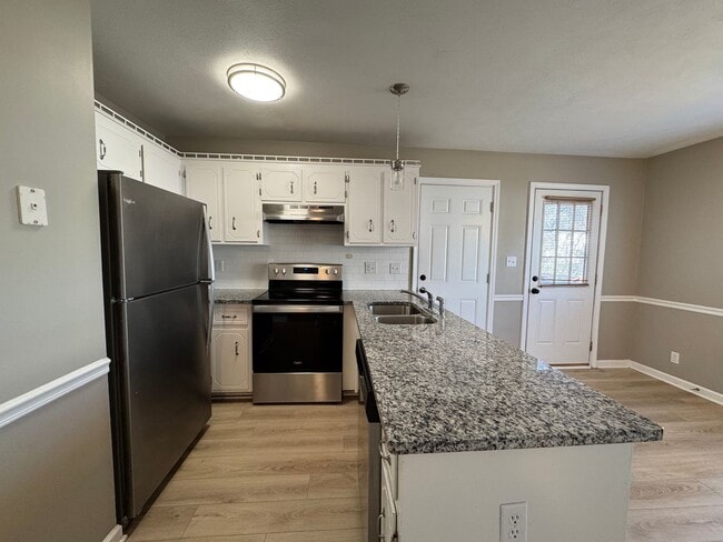 Building Photo - Beautiful Single Family Home