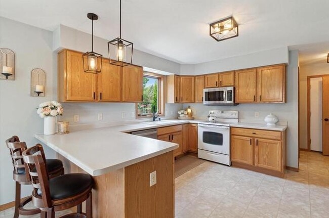 Building Photo - 178 Weybridge Dr