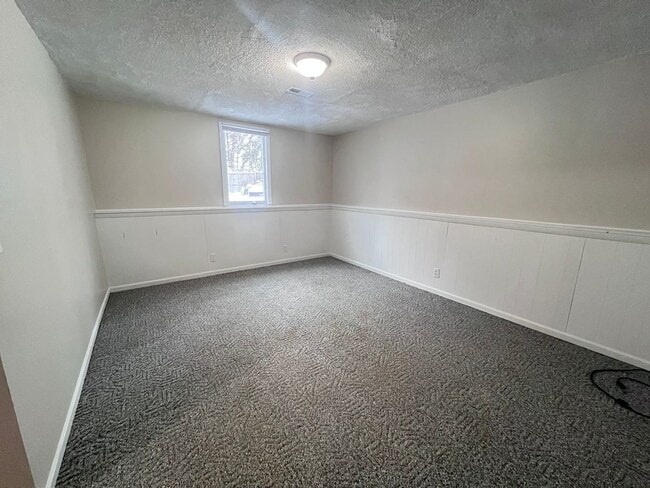 Building Photo - 4493 Pleasantview Ct NE