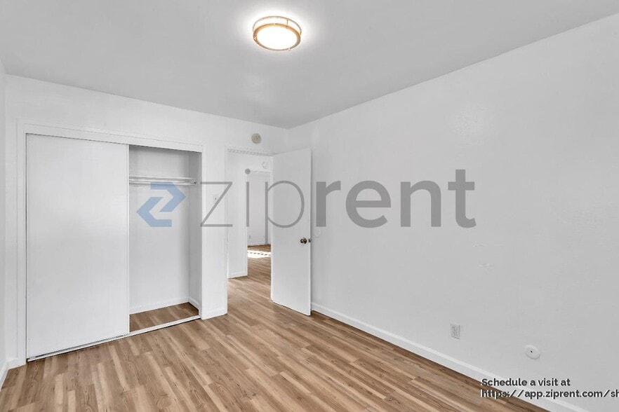 Building Photo - 669 33rd St