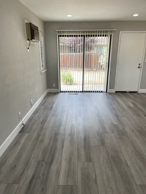 Building Photo - 502 Hope Ter