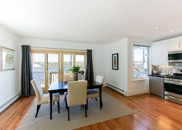 Primary Photo - 154 Falcon St