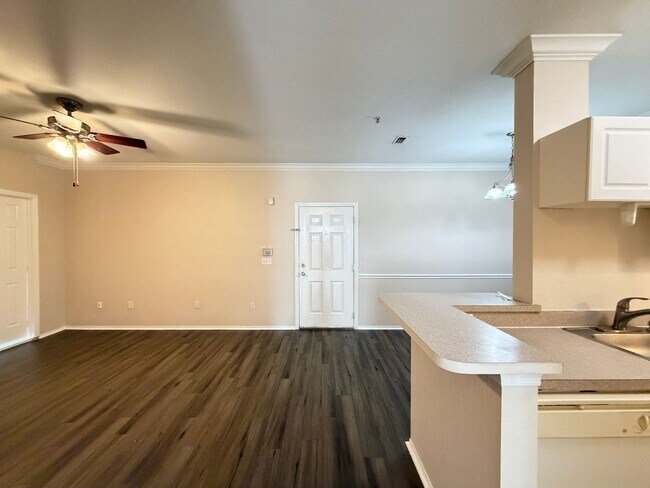 Building Photo - Awesome apartment at Grand Reserve at Kirkman!