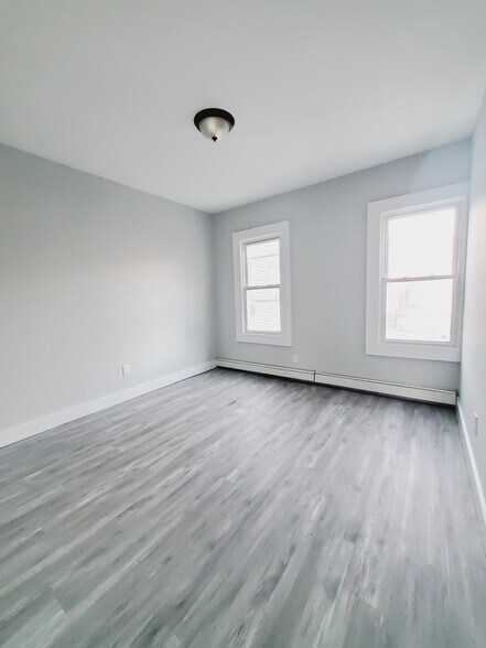 Unit 2 - 168 Fulton Ave