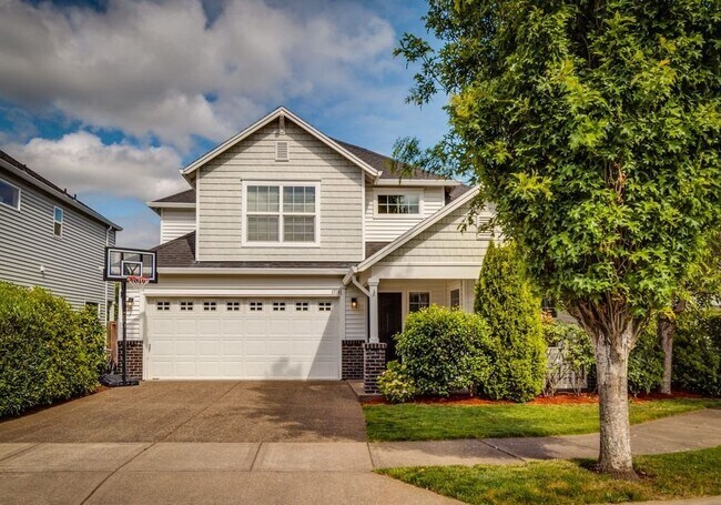 Building Photo - Beautiful Spacious Home!