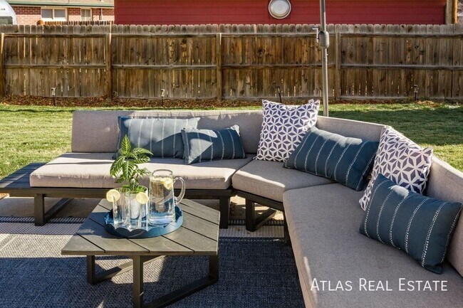 Building Photo - 5210 Quay St