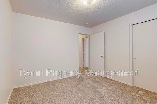 Building Photo - 1817 Sierra Norte Loop NE