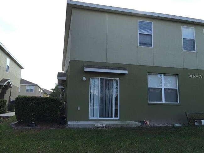 Building Photo - MOVE IN SPECIAL-3/2.5 Spacious Townhouse w/ 2 Car Garage in St. Cloud