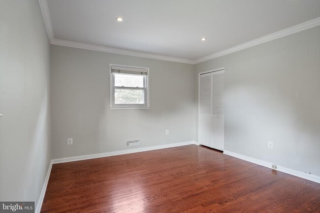 Building Photo - 2413 Childs Ln
