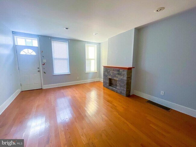 Building Photo - 2113 Mountain St