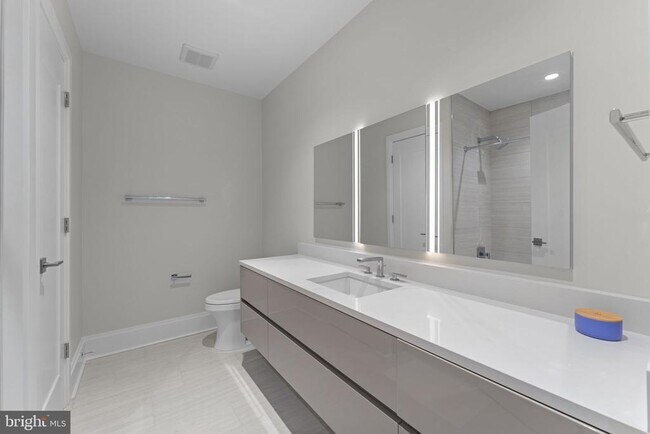 Building Photo - 7887 Jones Branch Dr