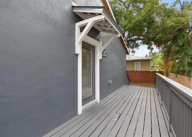 Building Photo - 2508 N Ola Ave