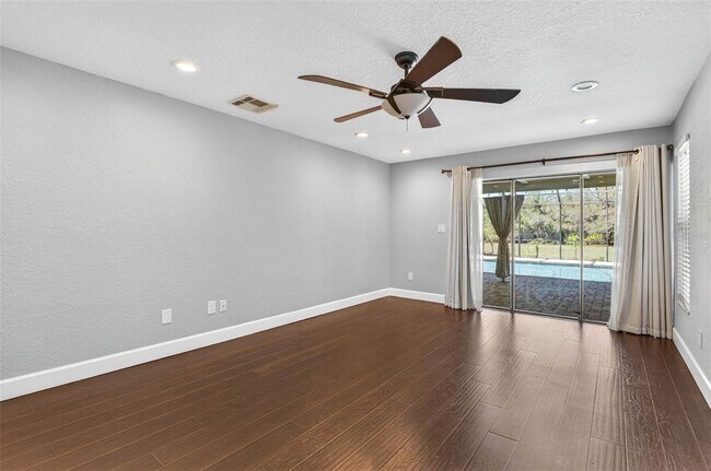 Building Photo - 2111 Paddock Cir