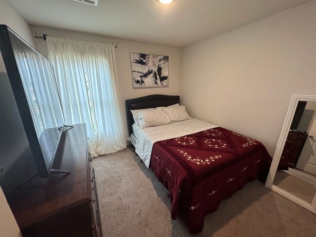 Building Photo - 470 Reizen Dr