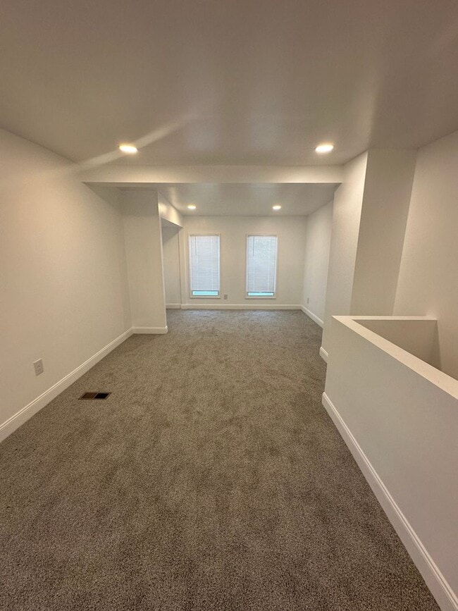 Building Photo - 142 Miller Ln