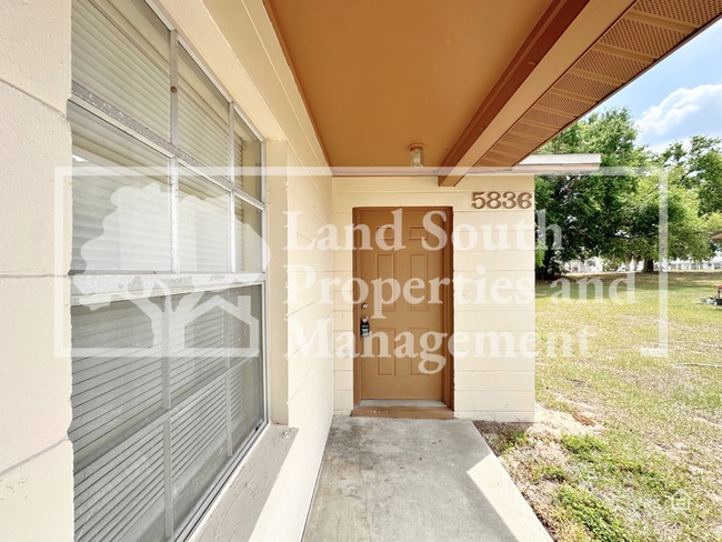 Building Photo - 5836 Charlton Dr