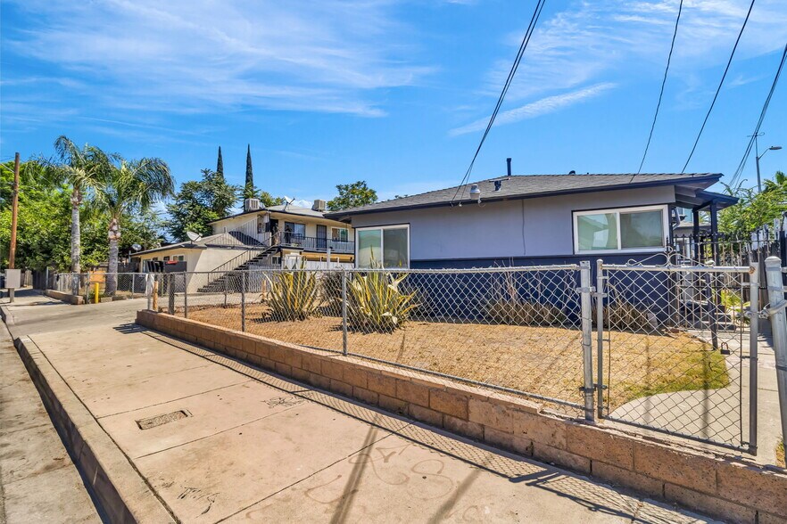 Building Photo - 1121 N Mayfield Ave