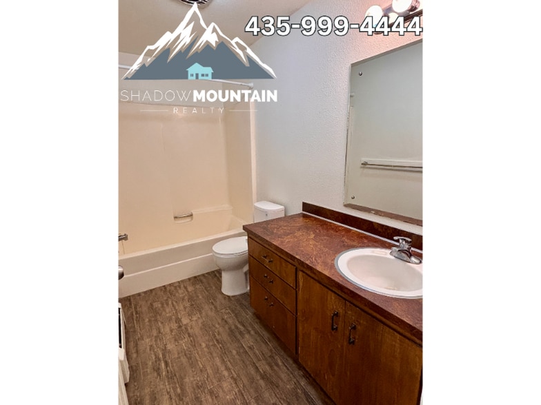 Building Photo - 375 W 550 N