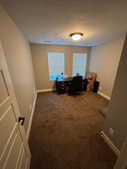 Building Photo - 860 Cecina Ct