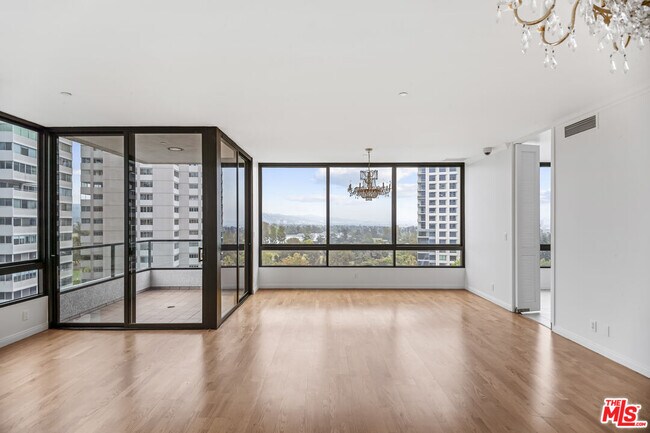 Building Photo - 10350 Wilshire Blvd