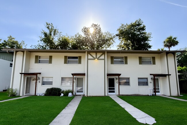 Primary Photo - Hardin Place #G