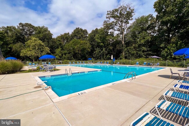 Building Photo - 25 S Church Rd