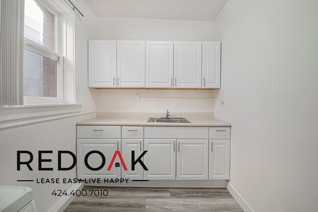 Building Photo - 341 S Alvarado St