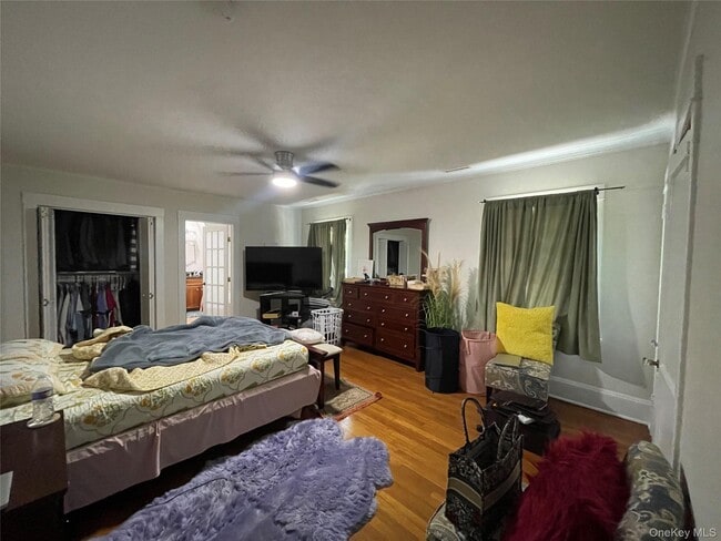 Building Photo - 38 Gedney Park Dr