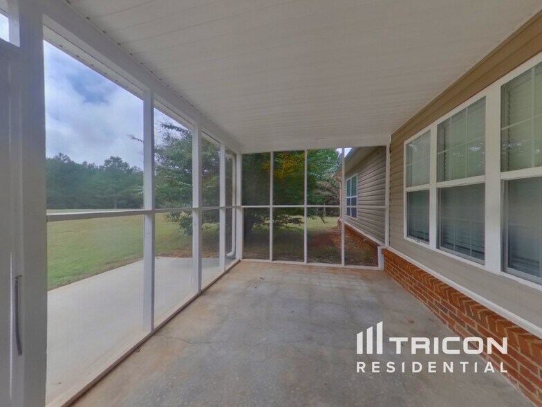 Building Photo - 175 Saddle Ln
