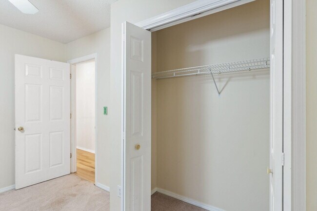 Building Photo - 4591 Scarlet Dr