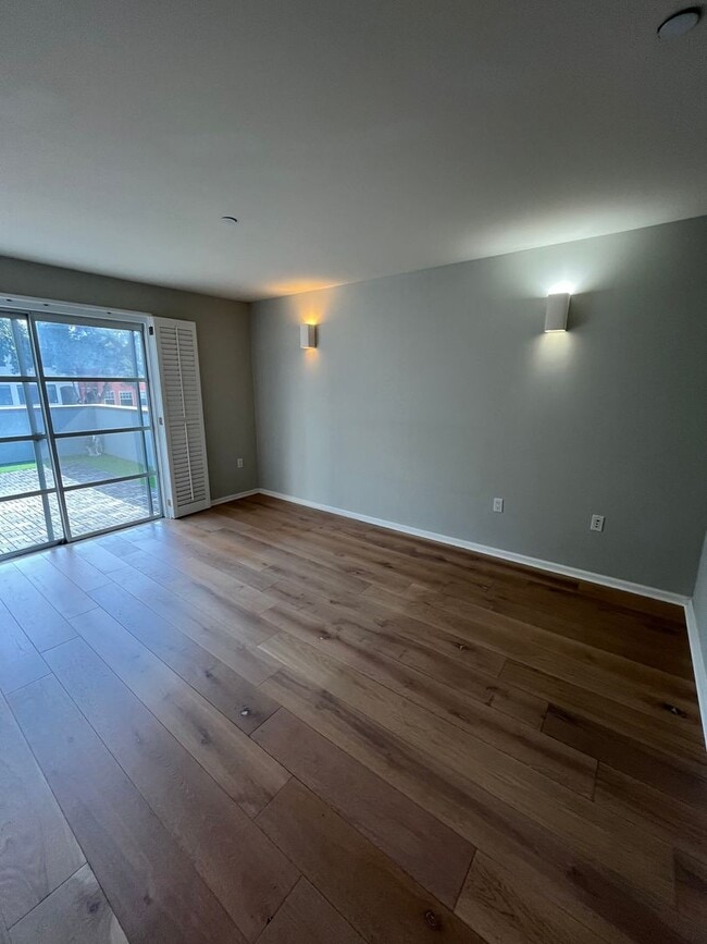 Building Photo - Beautiful 2BR/1BA with Large Private Patio, Parking & Shared Rooftop Deck in Marina
