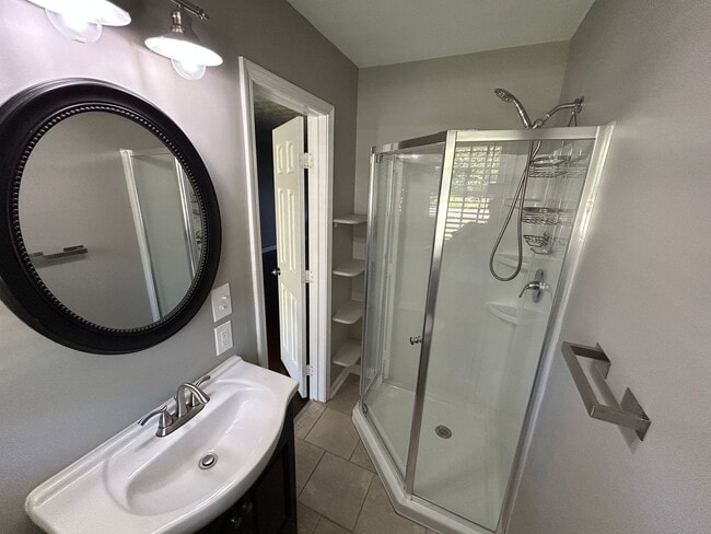 Building Photo - Cozy & Stylish 2-Bed, 2-Bath Home with Fro...