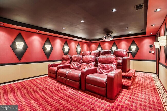 Building Photo - 9454 Newbridge Dr