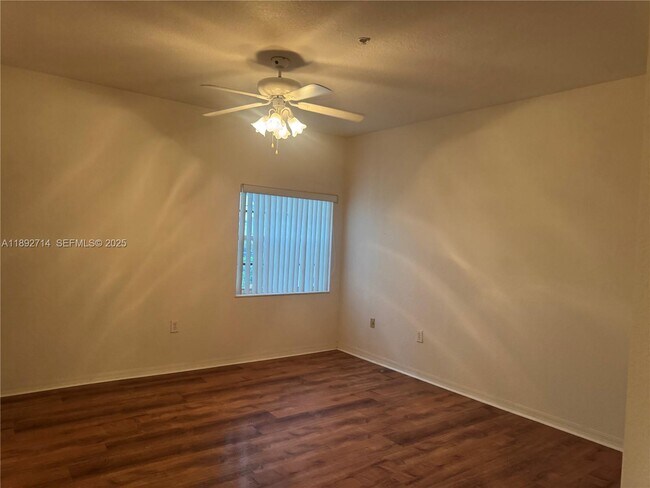 Building Photo - 5650 NW 115th Ct