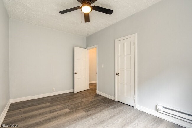 Building Photo - 2840 S Moreland Blvd