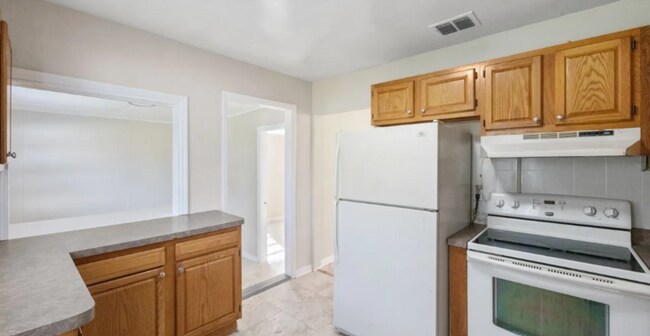 Building Photo - 1791 Sylvan Dr
