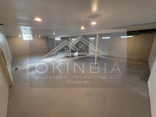 Building Photo - 4915 Rockland Dr