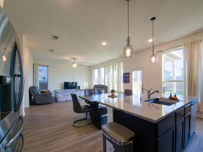 Building Photo - 627 Pheasant Hill Ln