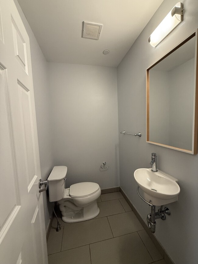 Building Photo - 367 Harvard St