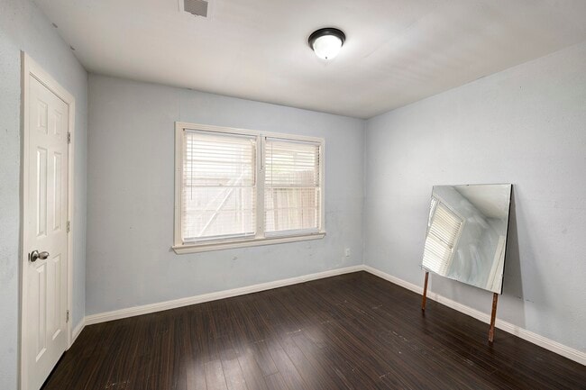 Building Photo - 4626 Evergreen St